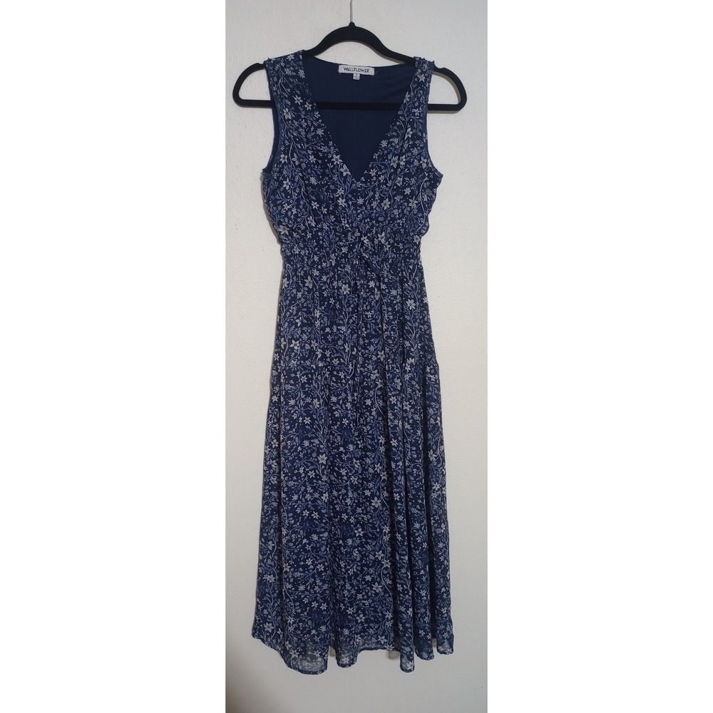Wallflower Navy Blue Floral V-Neck Sleeveless Smocked Waist Midi Dress Medium